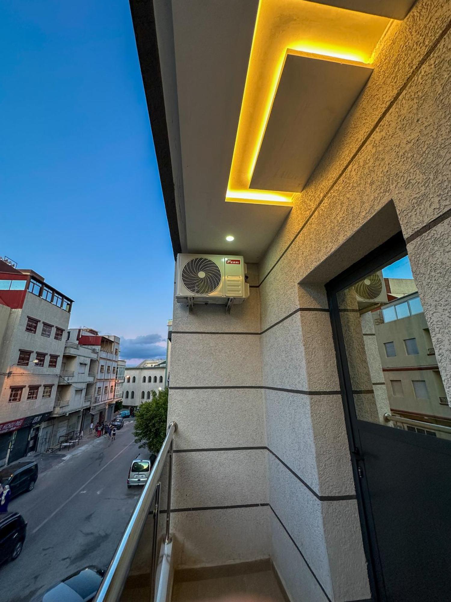 Veluxa - Luxury Holiday Homes - Centric Flat Tanger Kültér fotó